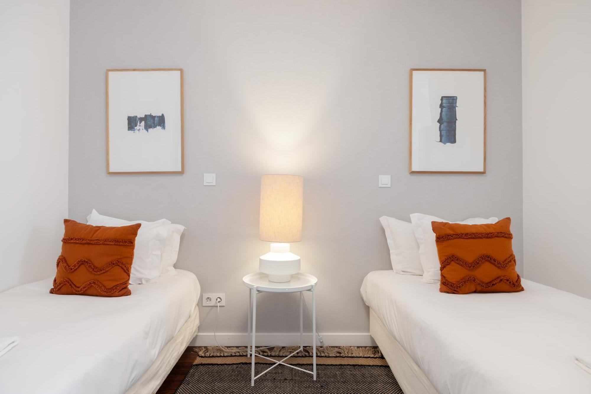 Apartment Deco Gem In Center Lisbon